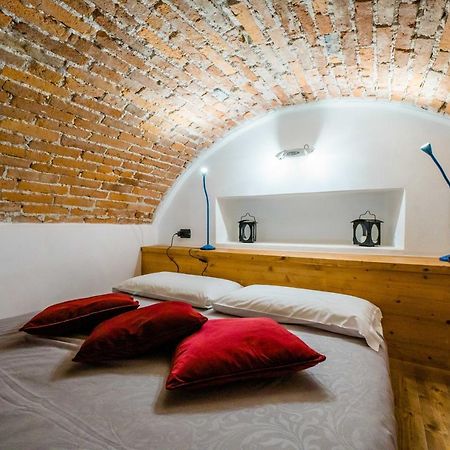 Feel - Sweet Old Town Apartment Бергамо Екстериор снимка