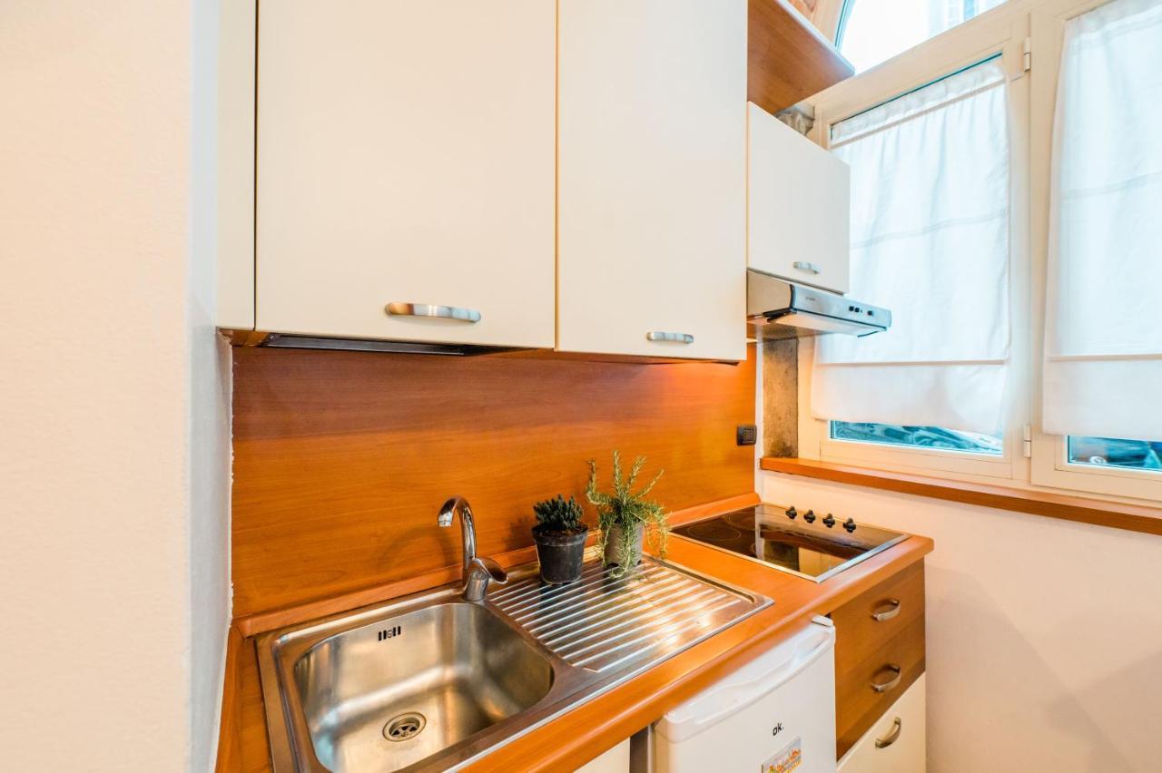 Feel - Sweet Old Town Apartment Бергамо Екстериор снимка
