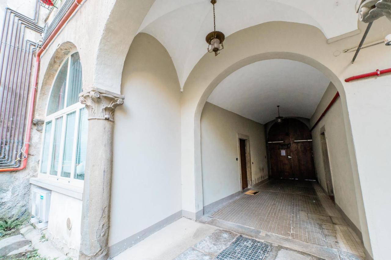 Feel - Sweet Old Town Apartment Бергамо Екстериор снимка